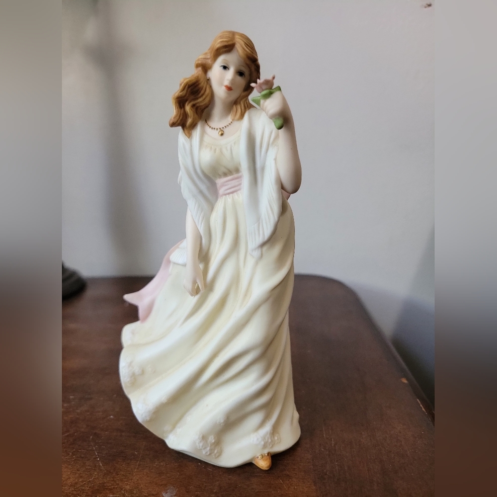 Savannah" Figurine Hand